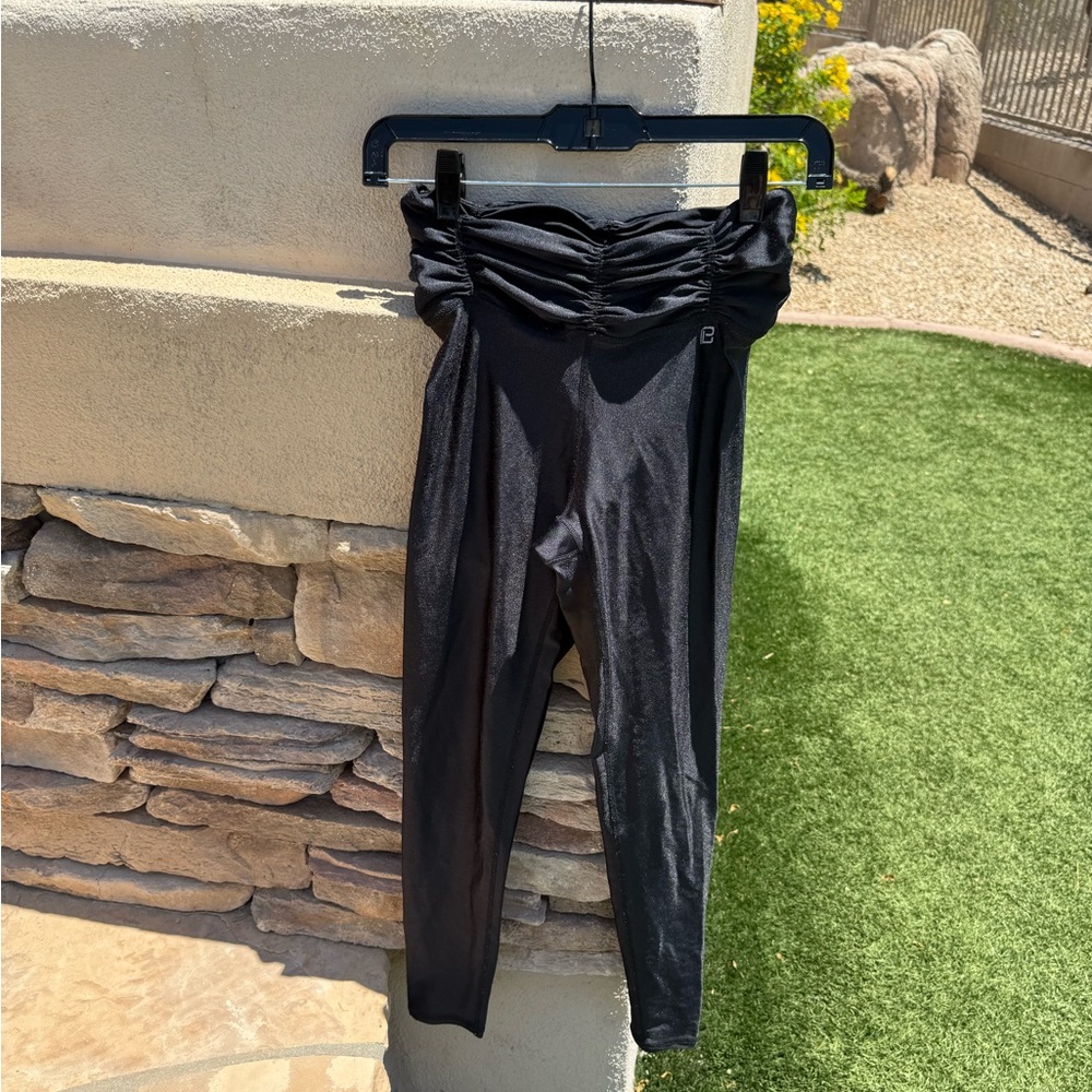 Athletic leggings black women’s size small by B